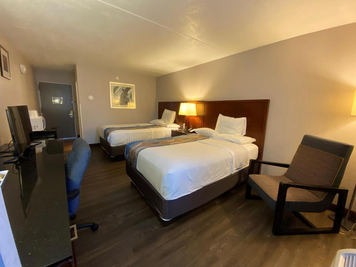 Travelodge Inn & Suites By Wyndham Albany Exterior photo